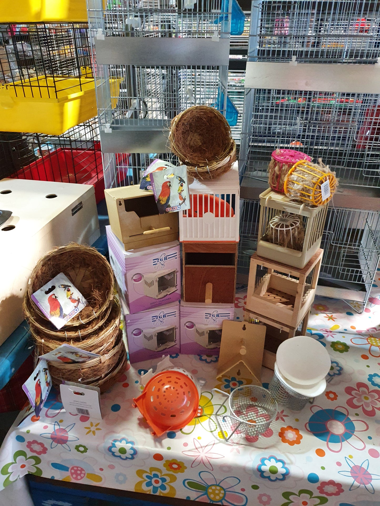 Kunststof nest oranje met haken 12cm