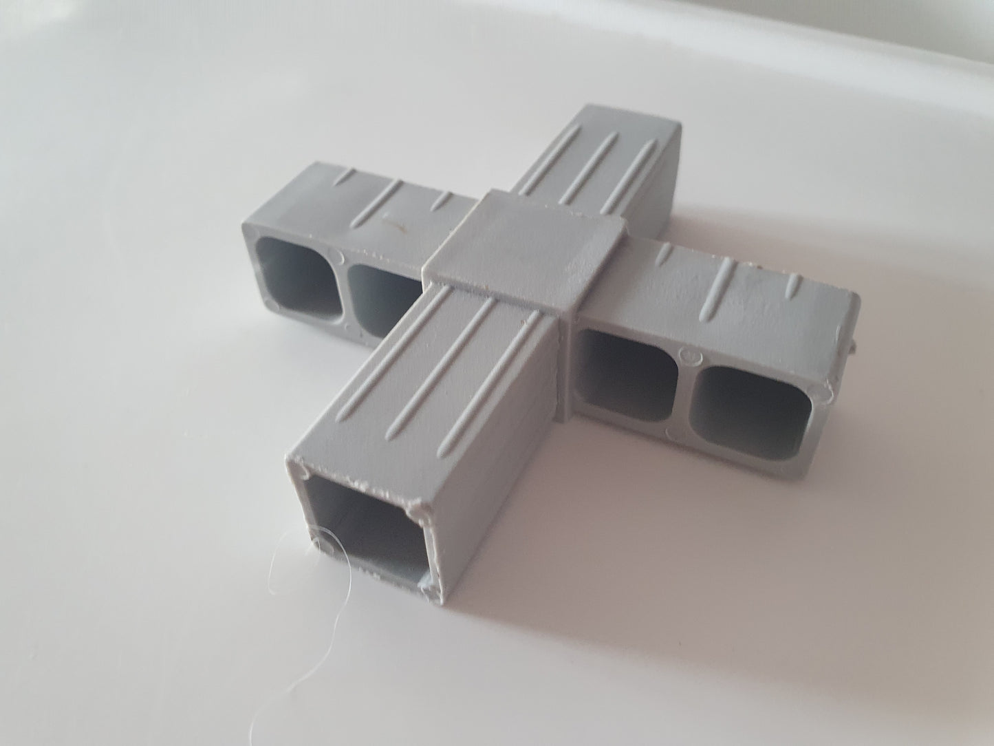 Kruis verbinding stuk volière