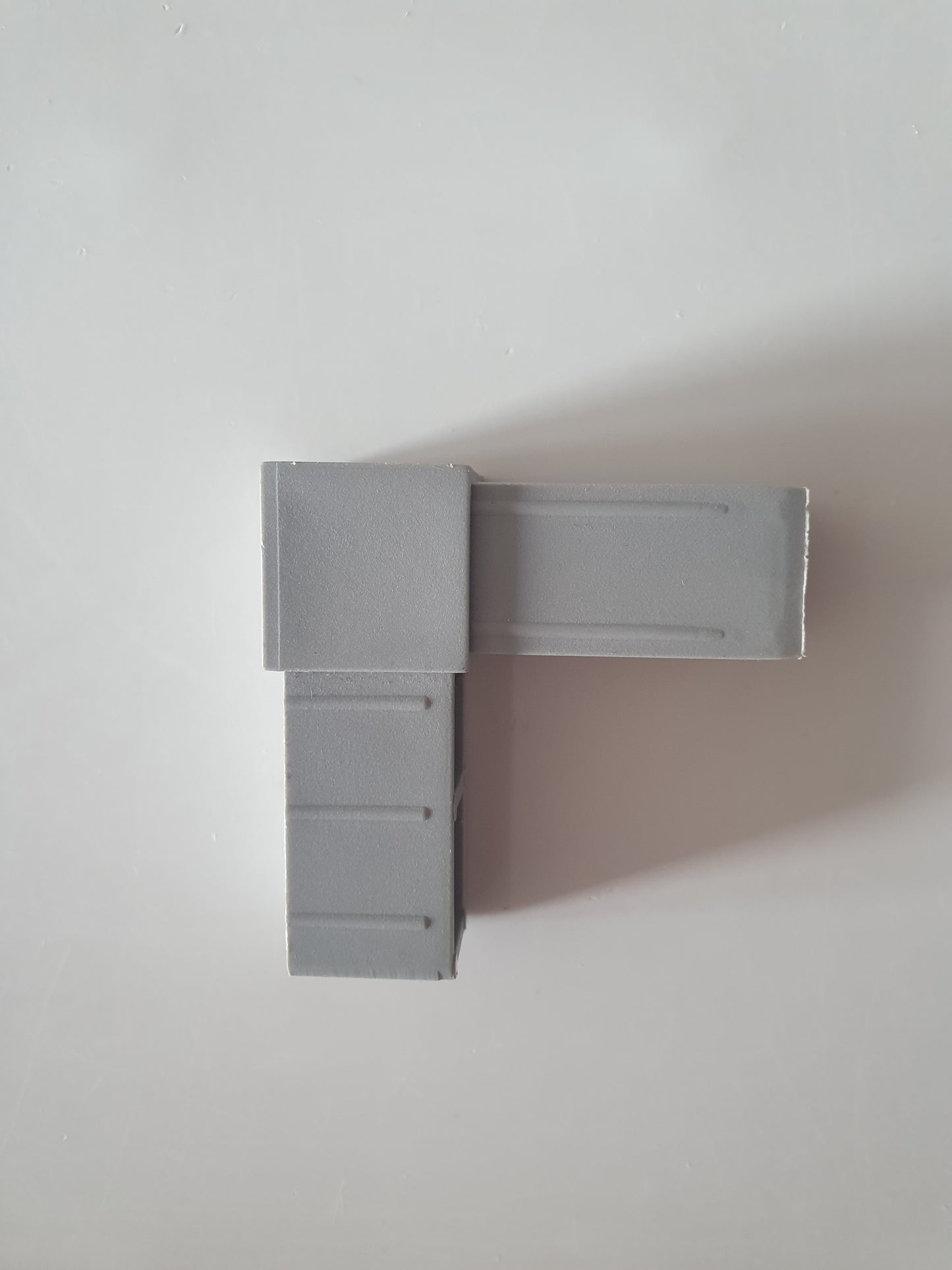 L verbinding stuk volière