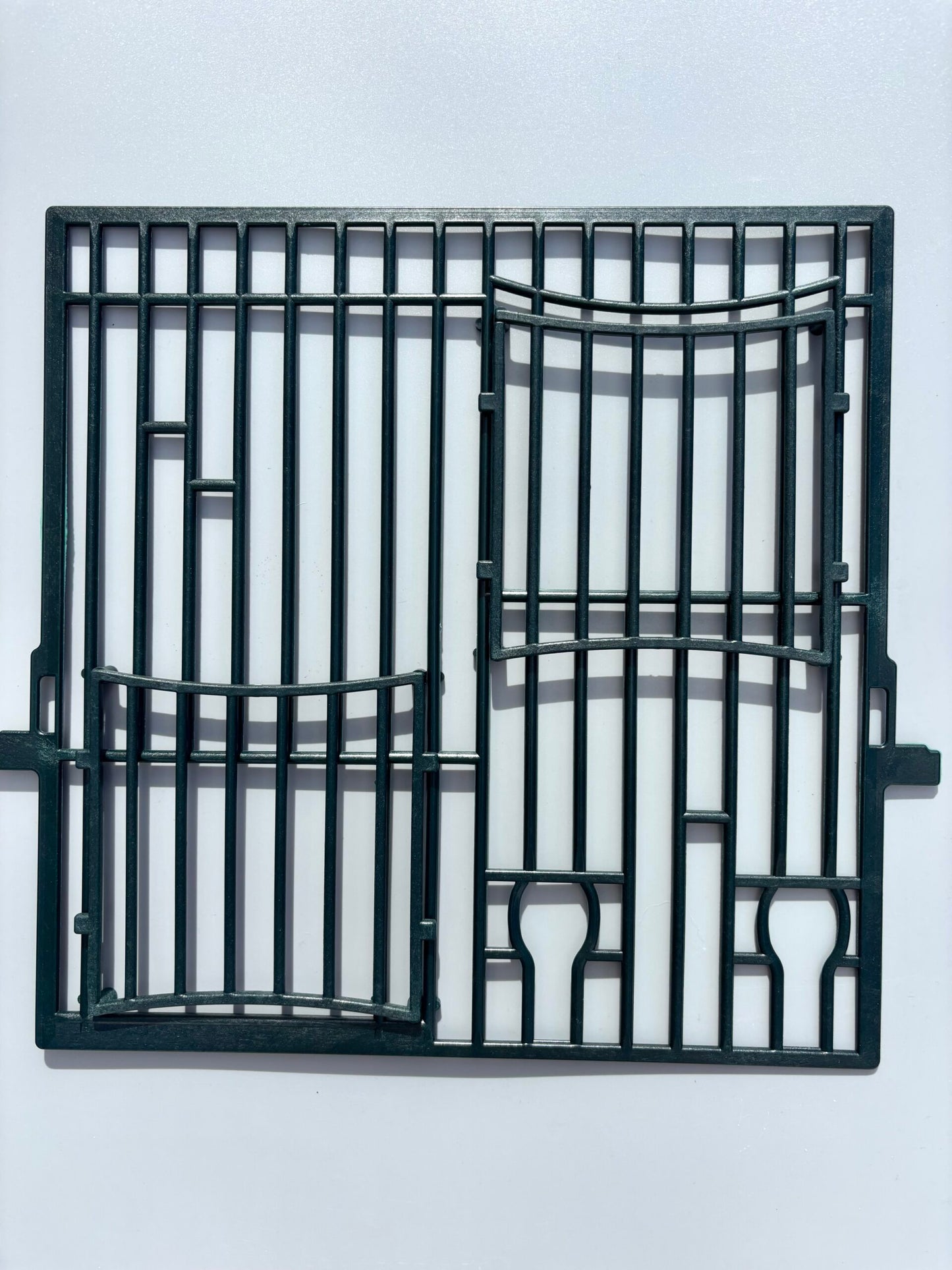 Frontale MA-kooi met dubbele deur en voerbakken