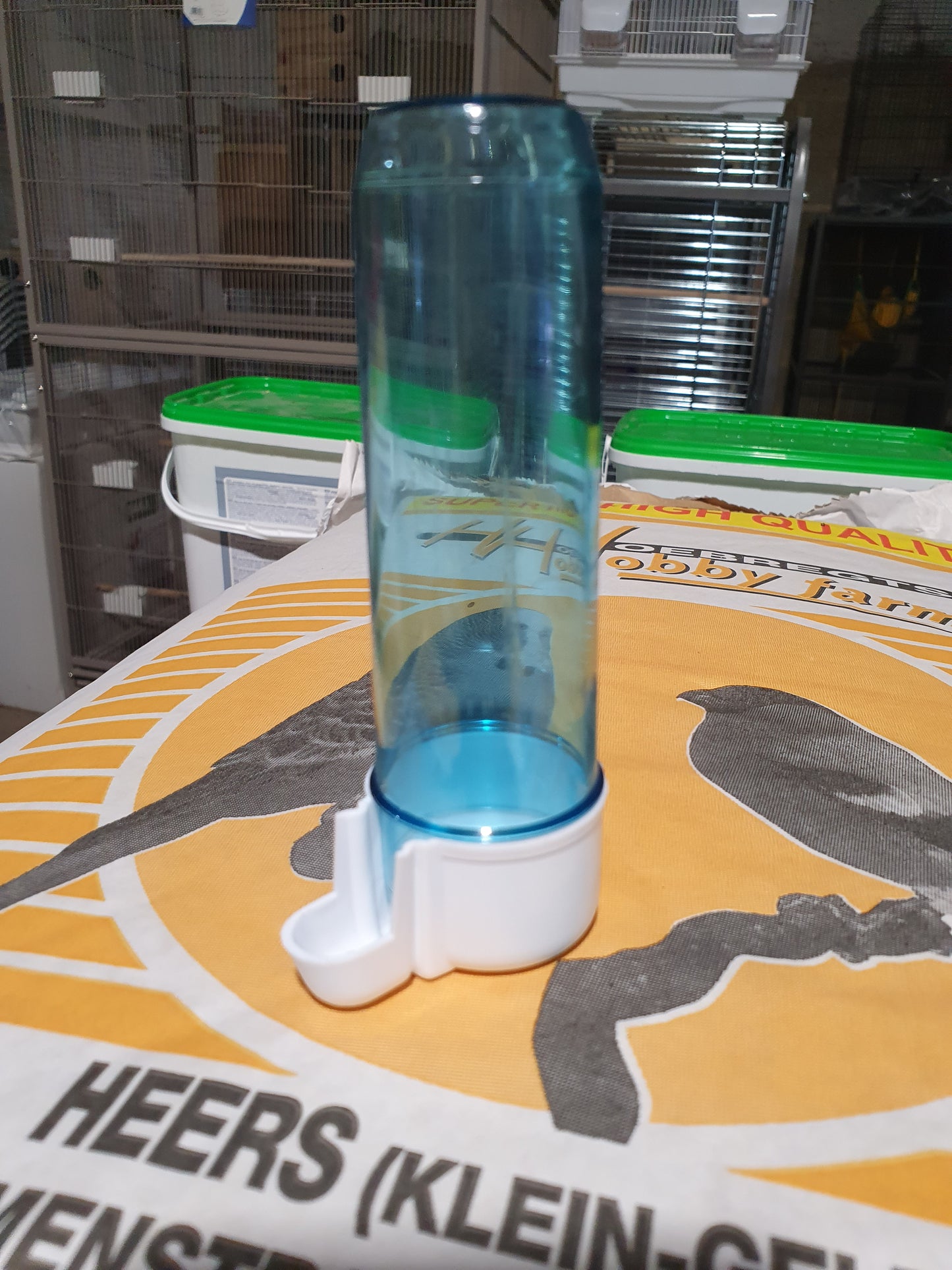 Drinkfontein lage voet 100cc ( Championfontein nr 3 ) wit / blauw 100 ml