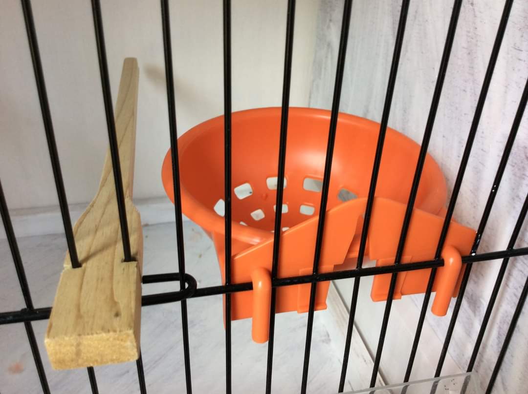 Kunststof nest oranje met haken Ø11